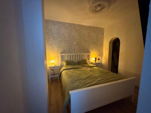 Room Mayi GC