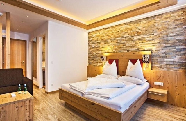 Room "Mitterspitz without balcony", 1-3 nights - Landhotel Alpenhof