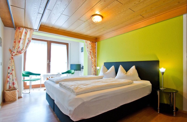 Room 'Paul' with Shared Terrace and Wi-Fi