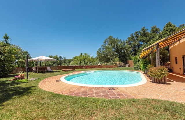 Habitación 'Podere Marroneto - Camera 3' con vistas a la montaña, piscina compartida y Wi-Fi
