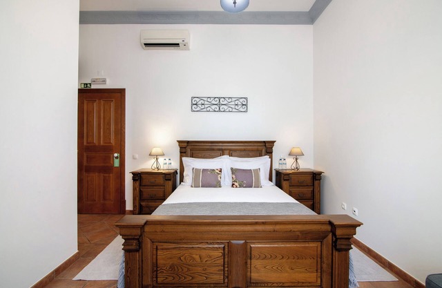 Habitación 'Quarto Cinzento-Vista Campo-Con Patio' con Piscina Compartida, Wi-Fi y Aire Acondicionado