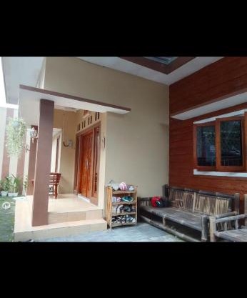 Room Rent for ladies Only at Ndalem Rumanti