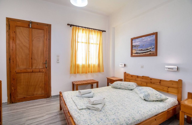 Habitación 'Estudio 2' con vistas a la montaña, Wi-Fi y aire acondicionado.