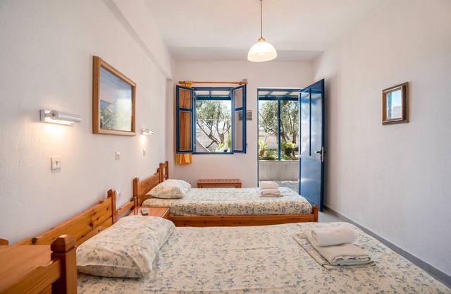 Habitación 'Estudio 8' con vistas a la montaña, Wi-Fi y aire acondicionado.