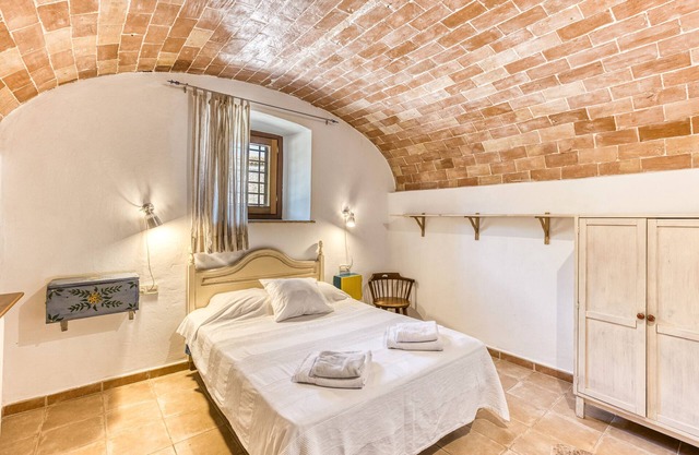 Habitación 'Tarongina' con piscina compartida, terraza compartida y Wi-Fi
