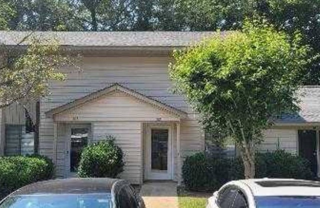 Room to lease in Fort Mill, SC 29715 10 min outside of Charlotte North Carolina