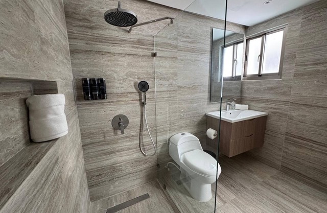 Room w/private bathroom in Mirador Norte, Santo Domingo