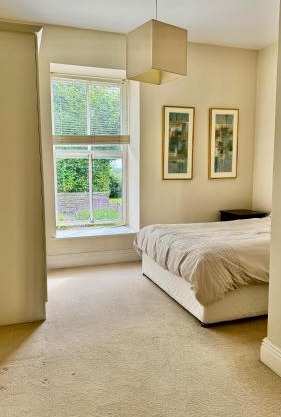 Room with Private bathroom close to Cork city