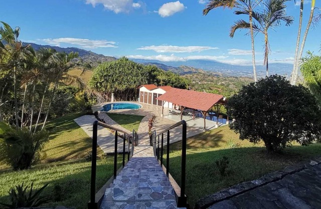 Casa Vacacional en Atenas Costa Rica