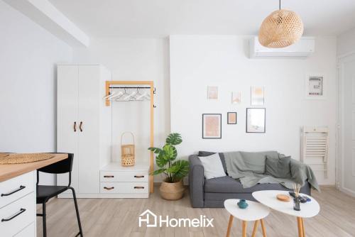 roomaki -tasteful studio in the center w/parking
