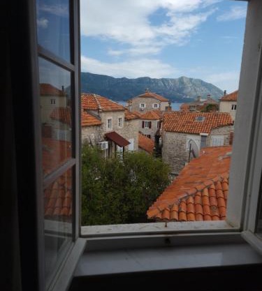 Rooms Dana Old Town Budva