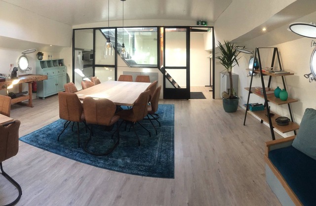 Rooms on Water, una lujosa 'casa' de vacaciones en el agua en el centro de Rotterdam