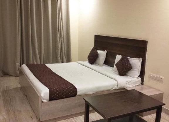 Roomshala 101 Lakshmi Residency - Mahipalpur