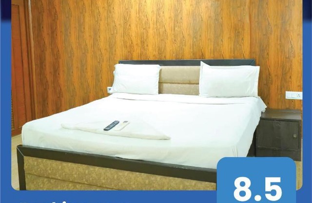 Roomshala 115 Satguru Residency - Indrapuram