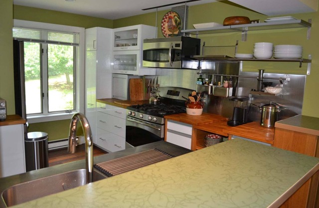 Roomy 3 Bedroom Quechee Lakes Condo