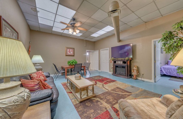 Roomy Ruidoso Apartment w/ Patio + Grills!