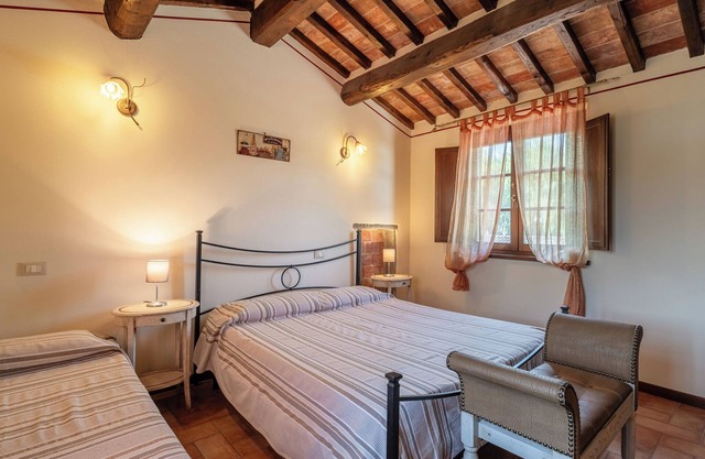 Habitación 'Rosa Bianca' con piscina compartida, Wi-Fi y aire acondicionado