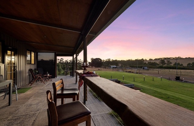 ROSA GLEN RETREAT - Rustic/Modern Impeccable, Creative. 15mins - Margaret River.