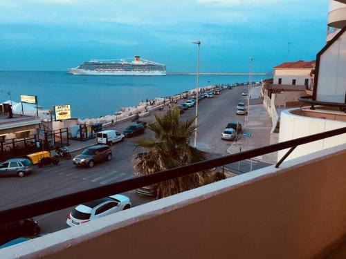 Rosato 14-balcone sul mare