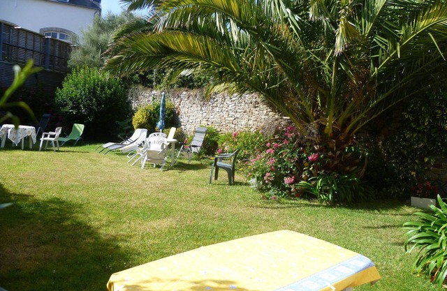 Roscoff apartamentos de playa, spa de 300m con jardín a partir de 30 € / jardín de la noche