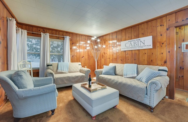 Roscommon Cabin, Walk to Higgins Lake