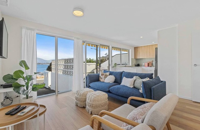 Rose Bay Riverfront Dreamy Luxury by the Water