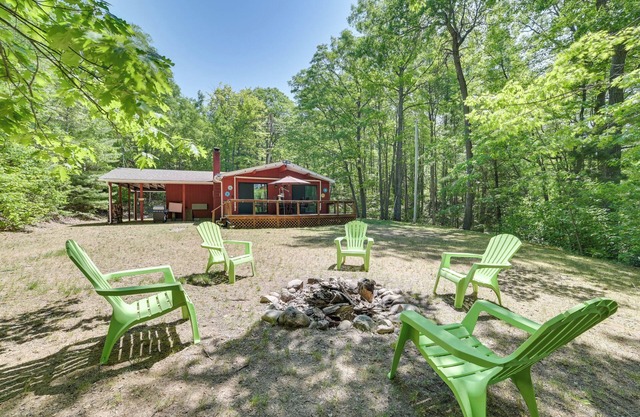 Rose City Cabin w/ Fire Pit & Lake Access