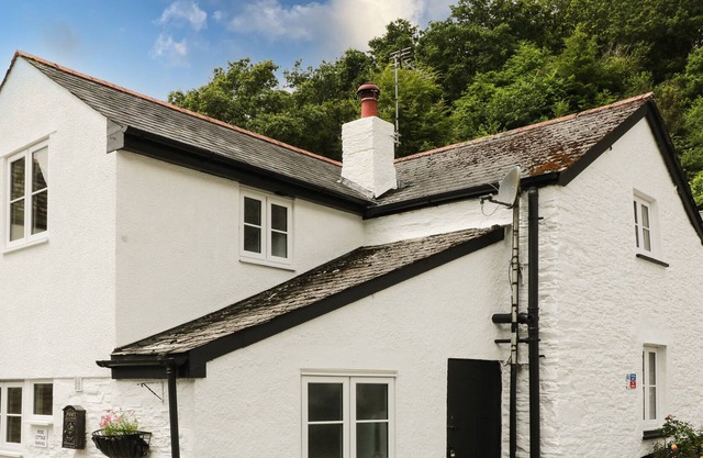 ROSE COTTAGE, pet friendly, luxury holiday cottage in Yelverton