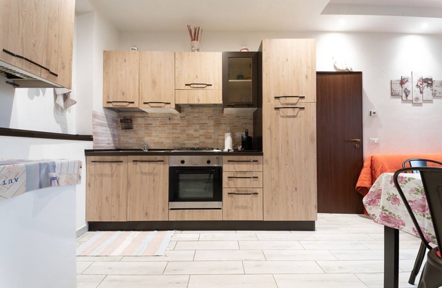APARTAMENTO RENOVADO CERCA DEL MAR Y SERVICIOS