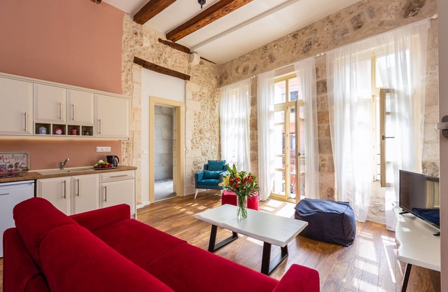Rose Suite de lujo con vistas al casco antiguo, en el corazón de Rethymno