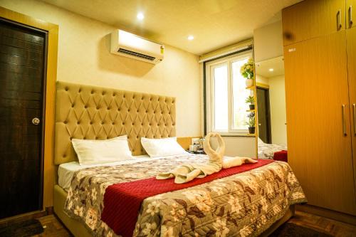 Rose Manor suites