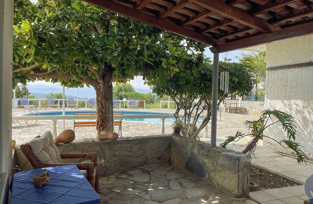 Rose Of Crete