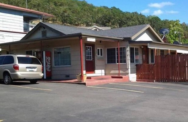 Roseburg Inn