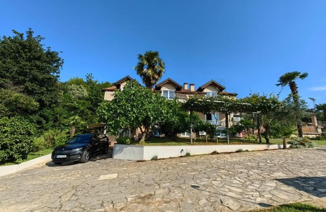 Rosemary Apartments