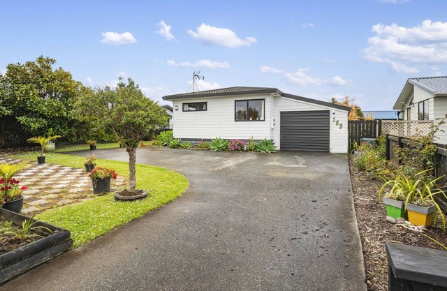 Roseville - Snells Beach Holiday Home