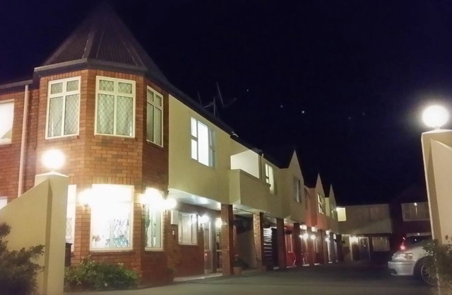 Rosewood Court Motel