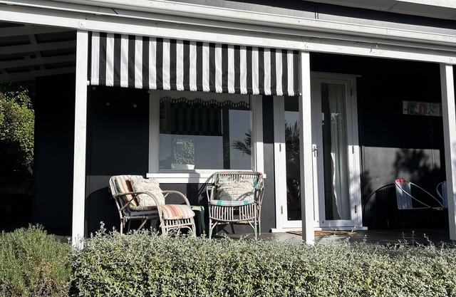 Rosie's cottage in Stanmore Bay , a short walk to beach with a great seaview.