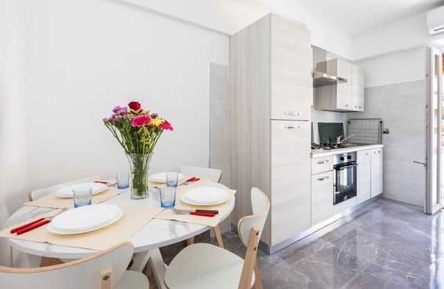 Rosina's House by Rentbeat