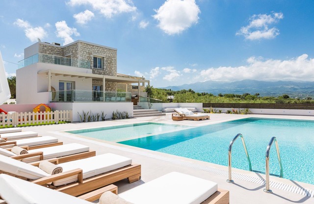 Rosmerta Villa, elegante y prestigiosa!