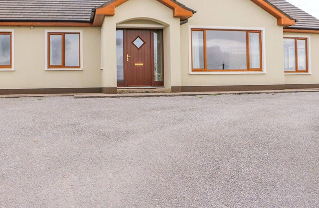 Rossanean, FARRANFORE, CONDADO DE KERRY