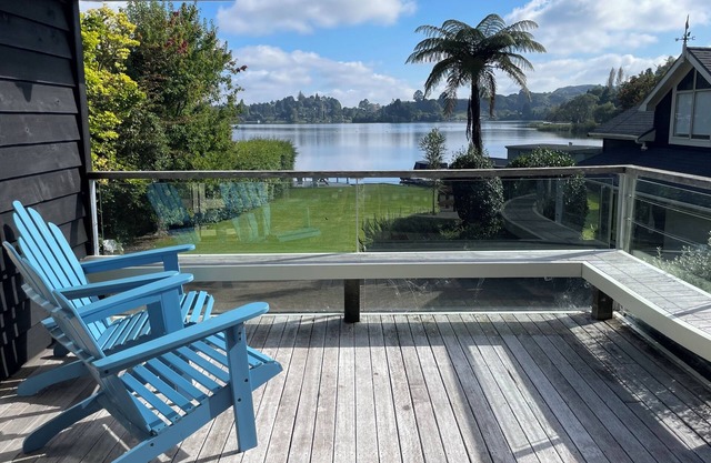Rotoiti Lakeside Lodge