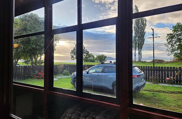 Rotorua - Cozy Lake Retreat