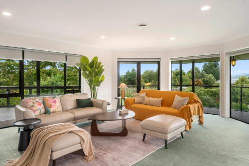 Rotorua Family Retreat Hamurana 10000sqm Lawn