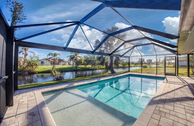 Rotunda West Private Pool House 7 miles from Gulf Beaches