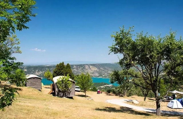 Roulotte mit Seeblick - 20,40m2 - 2 Schlafzimmer (2 Erwachsene + 2 Kinder) 4 Personen