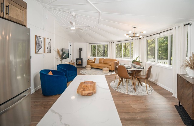 Round Cabin near Boone/Blowing Rock/Ski Slopes/Wineries/ASU/Hiking Trail