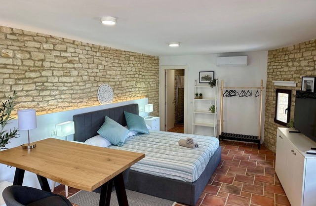 Habitación 'Redonda De Piedra 5' con vistas a la montaña, piscina privada y Wi-Fi