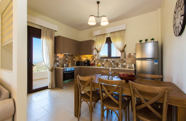 Rethymno villa familiar con piscina privada y terrenos seguros situada en Roupes