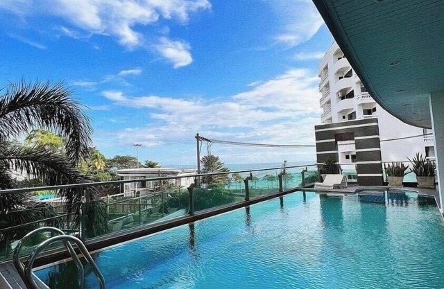 Royal Beach View Suites
