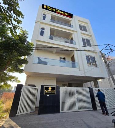 Royal Diamond Hotel & Guest house